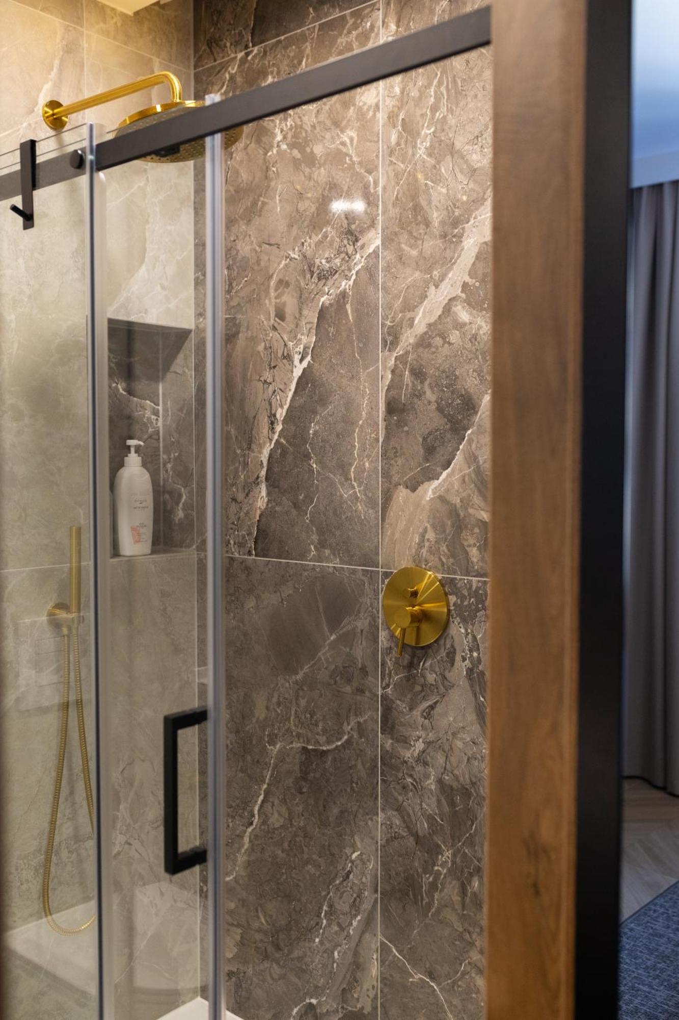 Four Sisters Luxury Rooms In Siauliai Екстериор снимка
