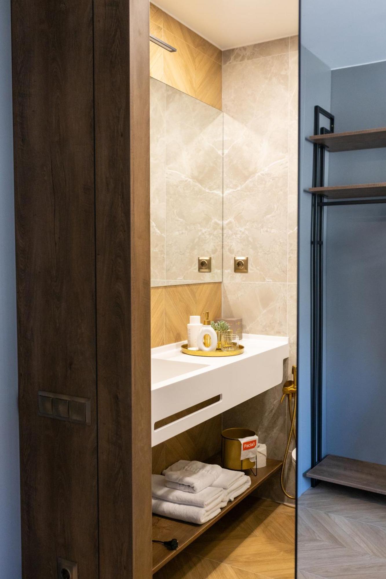 Four Sisters Luxury Rooms In Siauliai Екстериор снимка