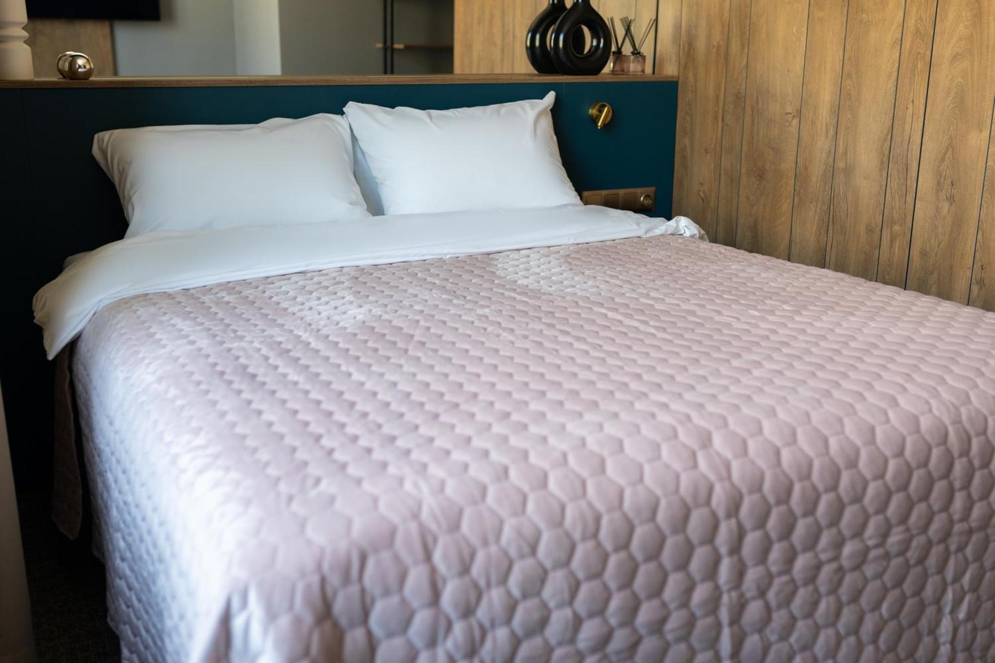 Four Sisters Luxury Rooms In Siauliai Екстериор снимка